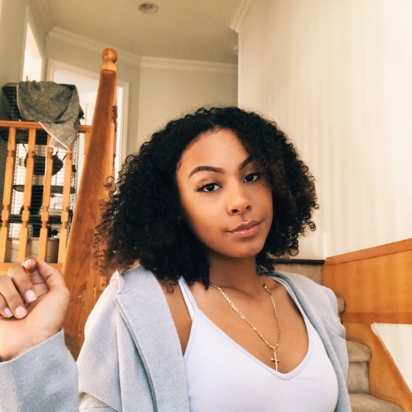 Meet your Posher, Ashley - Picture 1 of 1